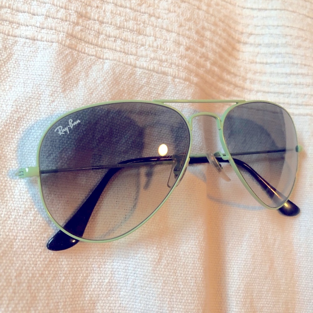 Ray-ban 3025 aviator L 033732 55014 Mint Green limited run. Vintage early 2000